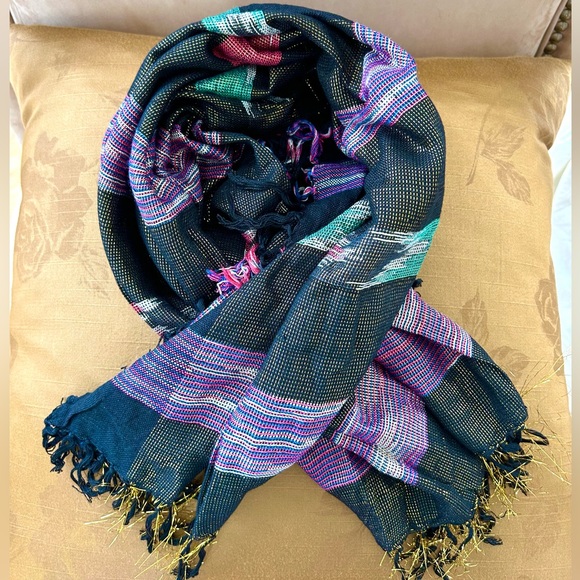 Lauren Liz Black/Metallic Gold Multicolored Aztec Southwestern Scarf - Picture 8 of 9